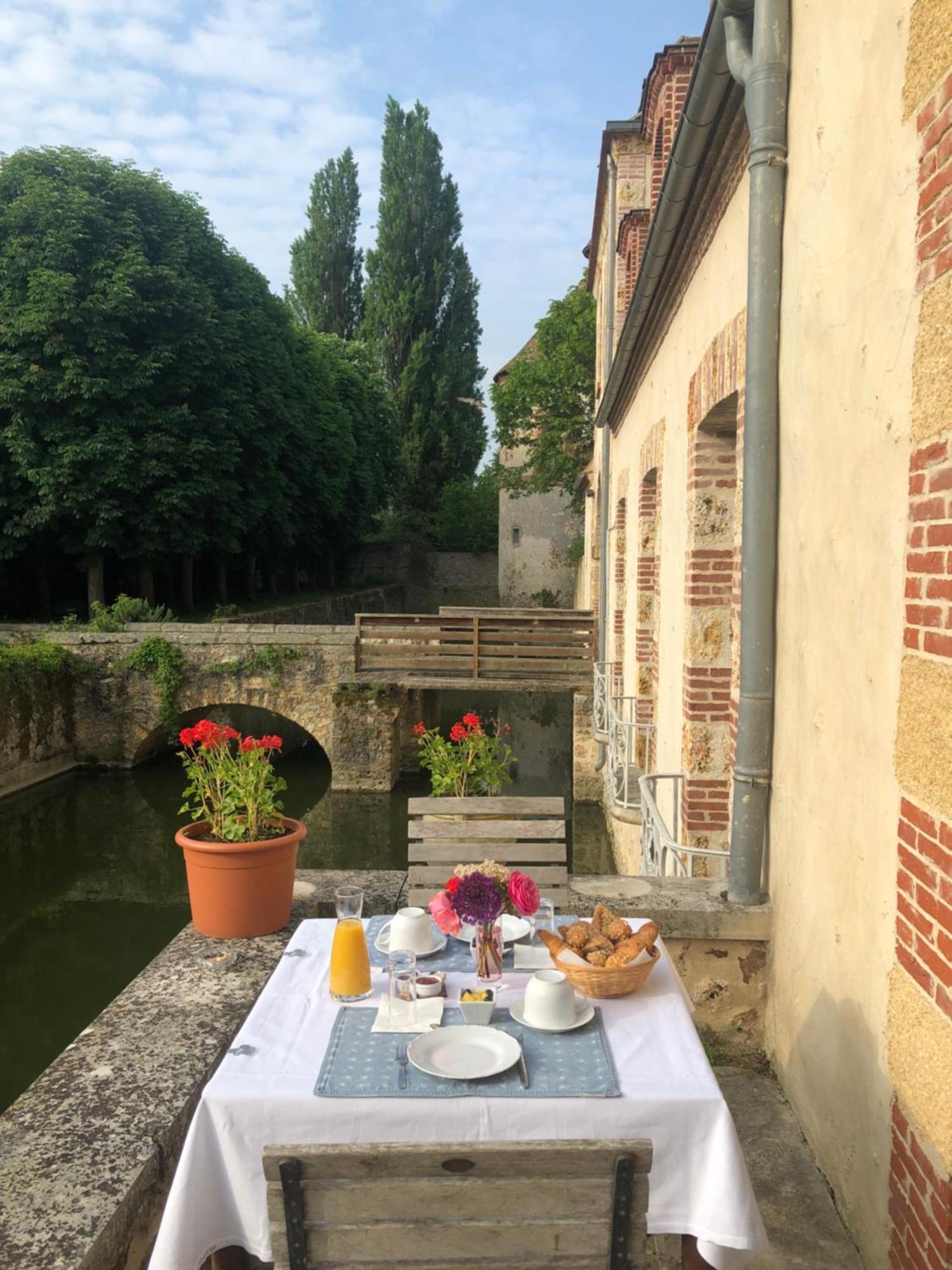Chateau De La Cour Senlisse Luaran gambar